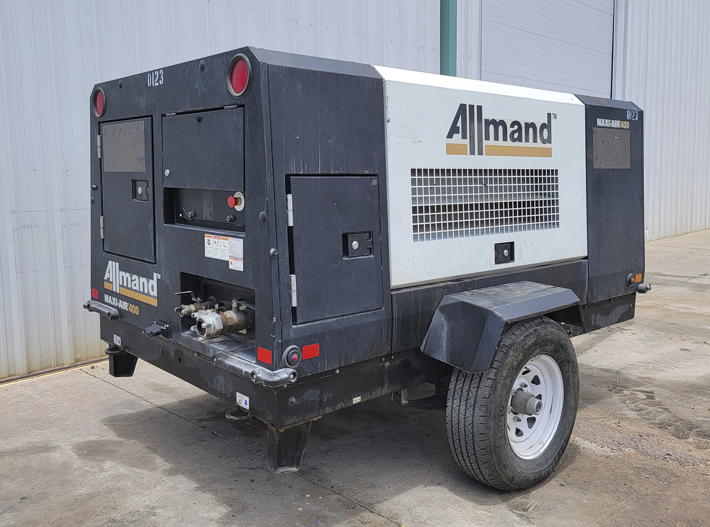 Allmand Bros MAXI-AIR 400 Compressor
