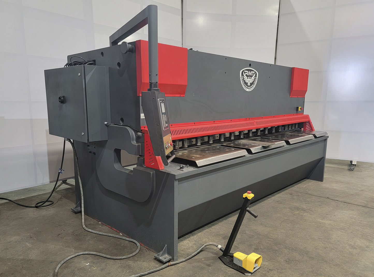 RMT Revolution Machine Tools C-Smart 12-500 Shear