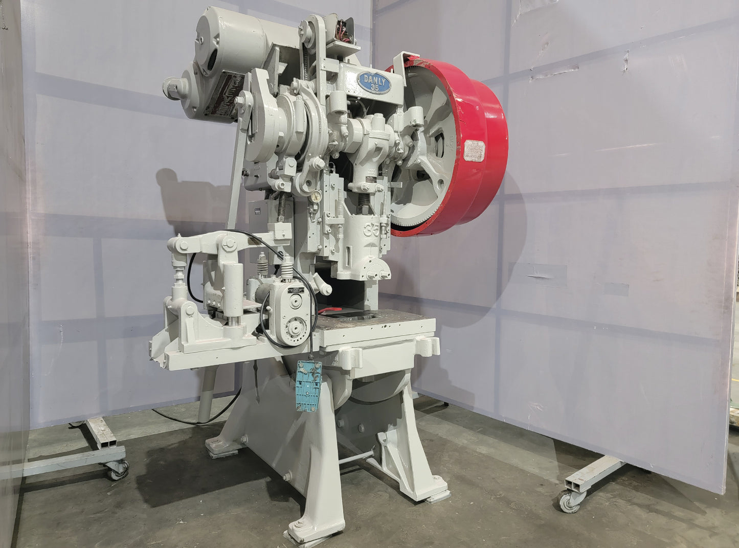 Danly Machine Specialties Punching Machine