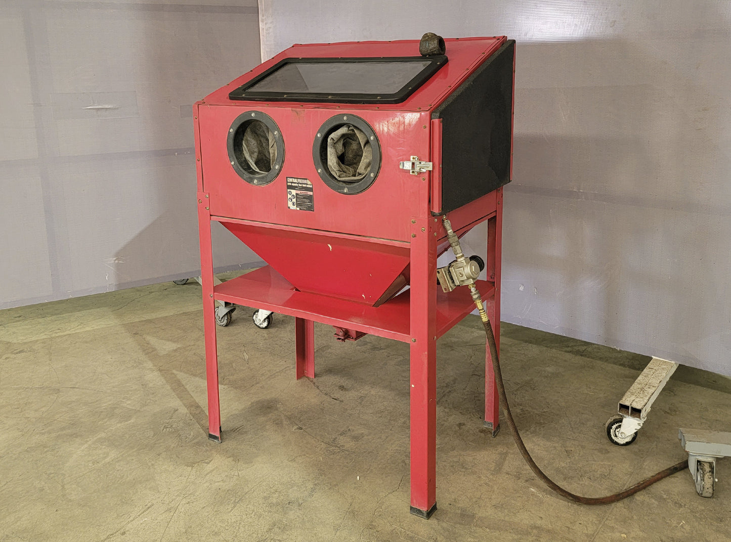 Central Pneumatic Sand Blast