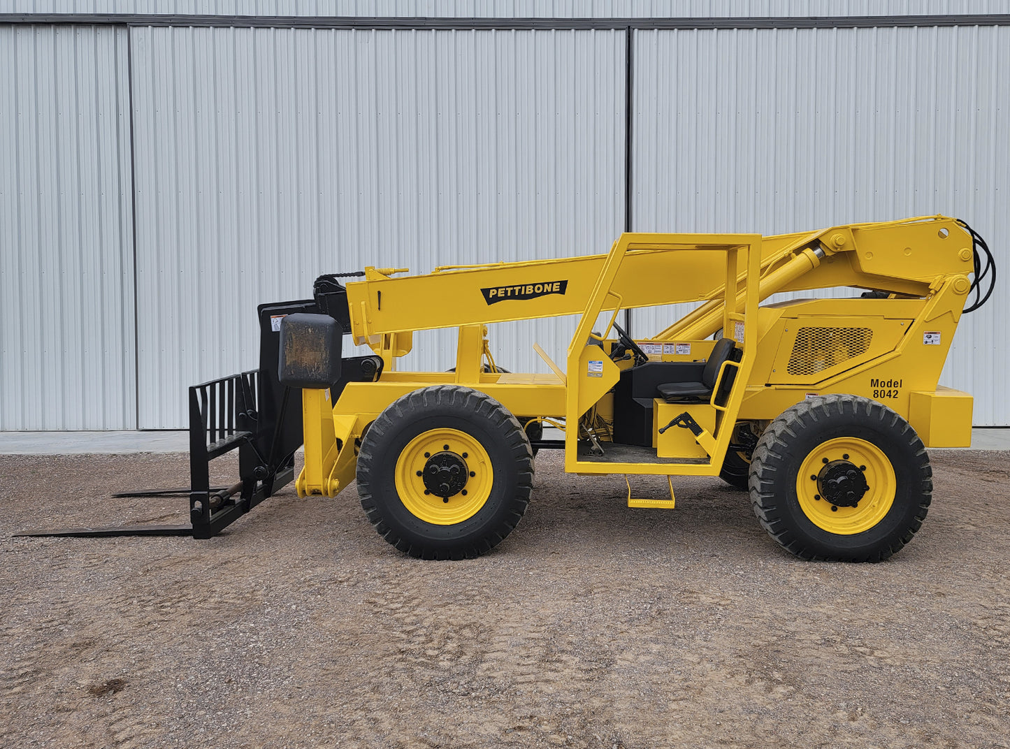 Pettibone 8042 Telescopic Forklift 8,000lbs