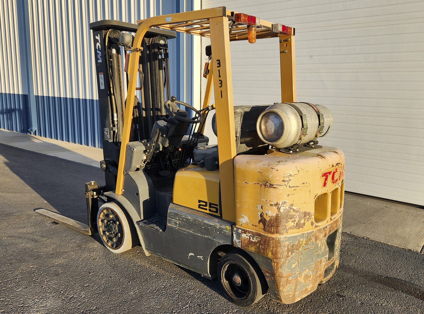 TCM FCG25-3L Forklift 5,000lbs