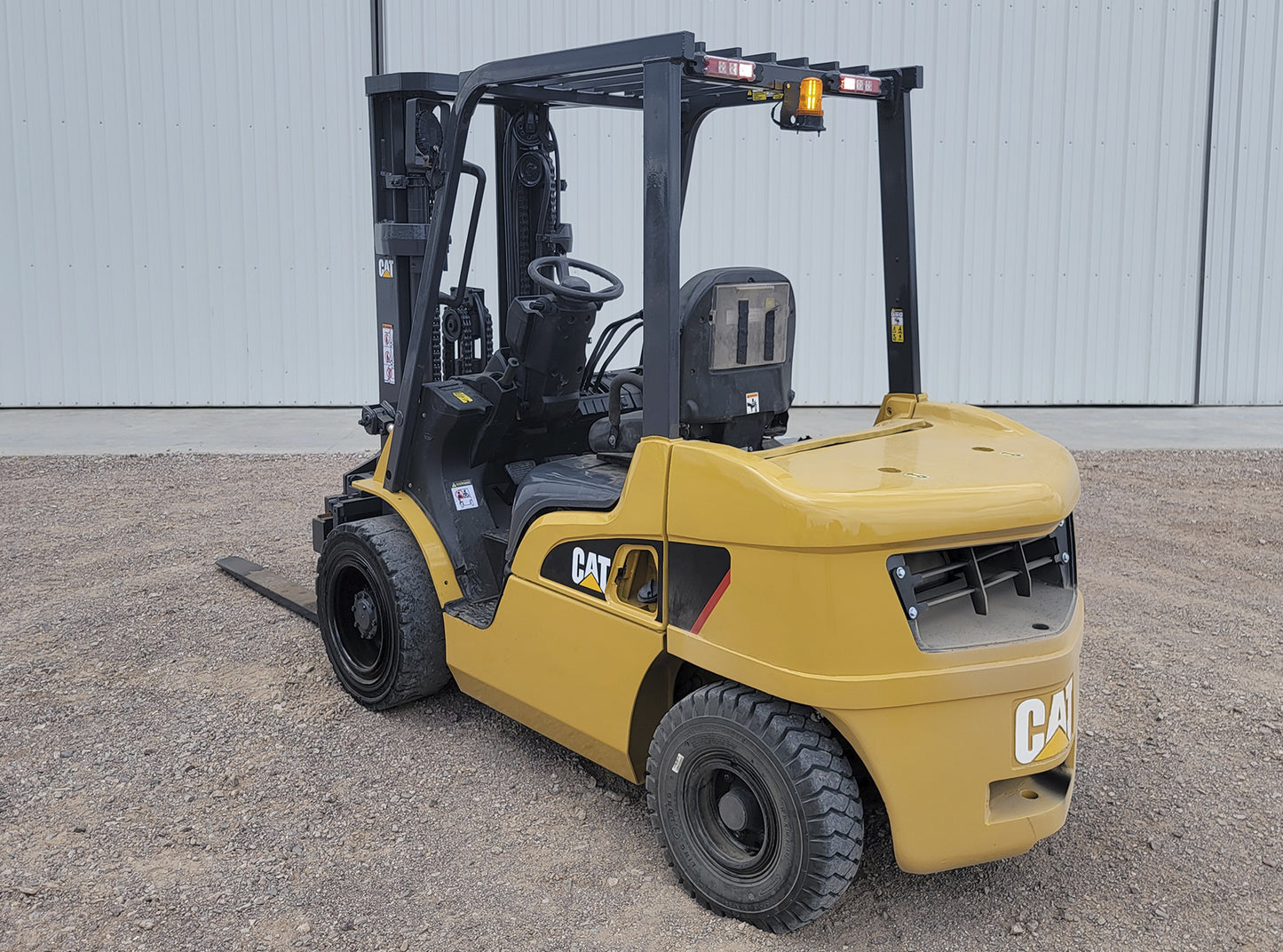 Caterpillar DP30N Forklift 3ton