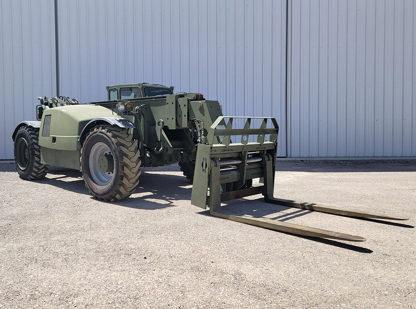 Oshkosh Defense LLC MMV3 Telescopic Forklift