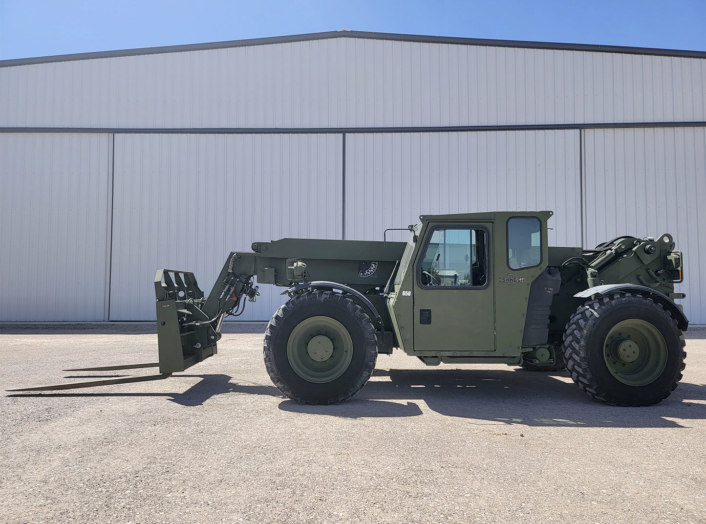 Oshkosh Defense LLC MMV3 Telescopic Forklift