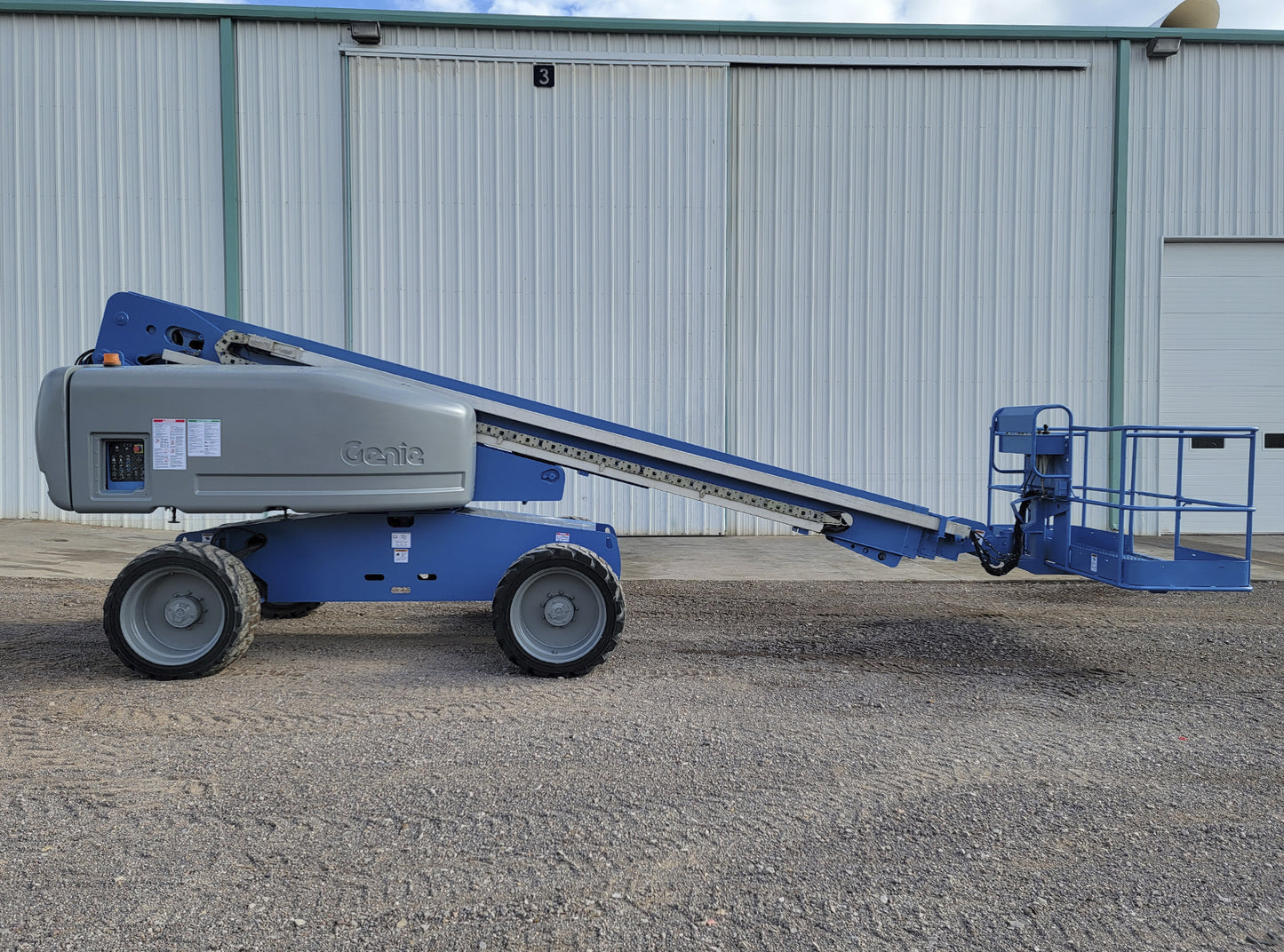Genie S-60 Man Lift