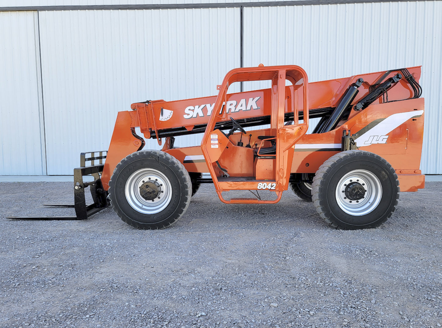 Skytrak 8042 Telescopic Forklift 8,000lbs