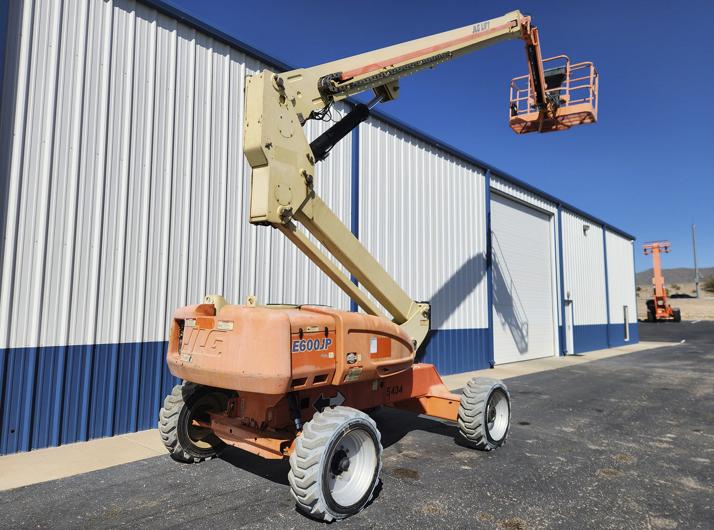JLG E600JP Man Lift 500lbs