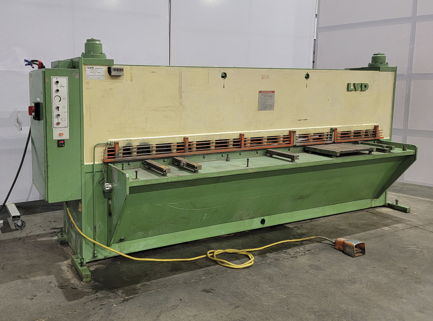 LVD JS 25/10 Shear 10' x 1/4"