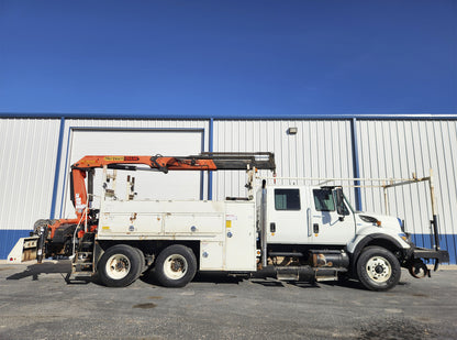 International Truck with Crane 7500 SBA 6X4