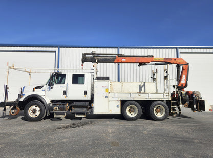 International Truck with Crane 7500 SBA 6X4
