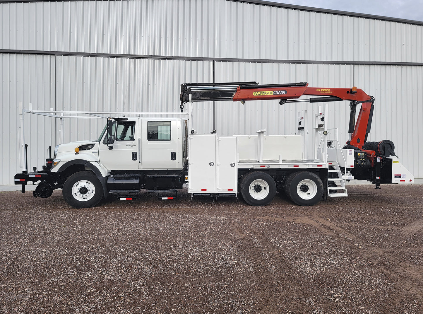 International 7500 SBA 6X4 Truck with Palfinger Crane