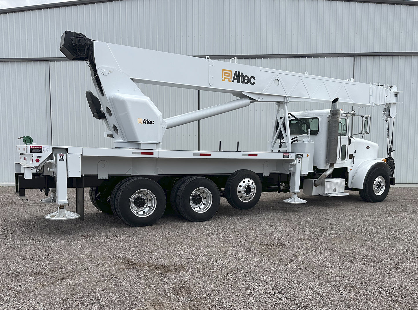 Peterbilt 365 Truck with Altec AC38-127S Crane