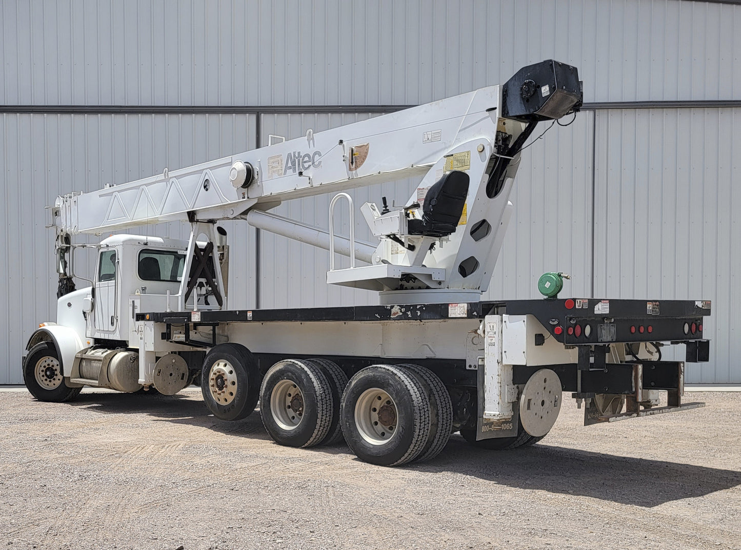 Peterbilt 365 Truck with Altec AC38-127S Crane