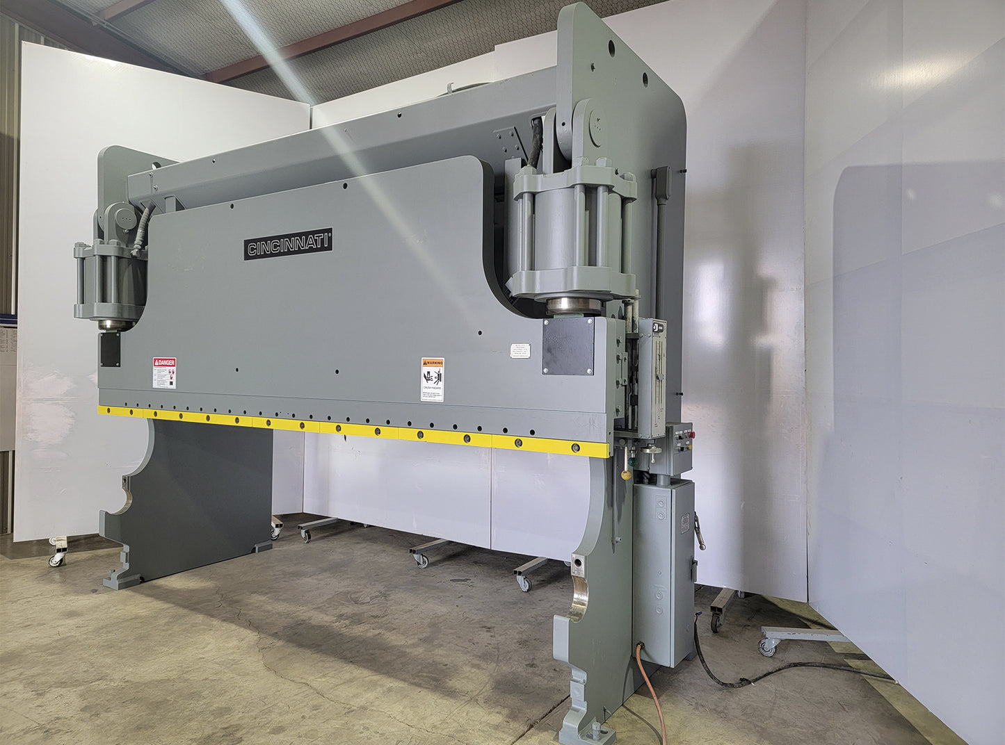 Cincinnati 350CBX12FT Press Brake 350ton
