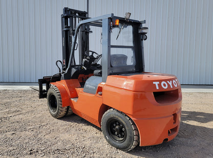 Toyota 7FDKU40 Forklift 9,000lbs