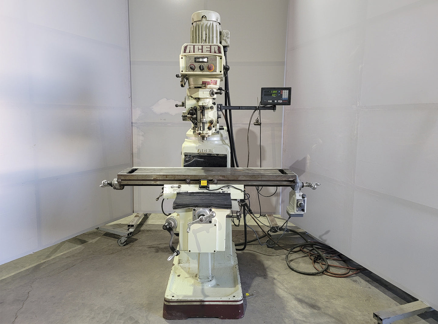 Acer FVS-3VK Milling Machine 10" x 50"