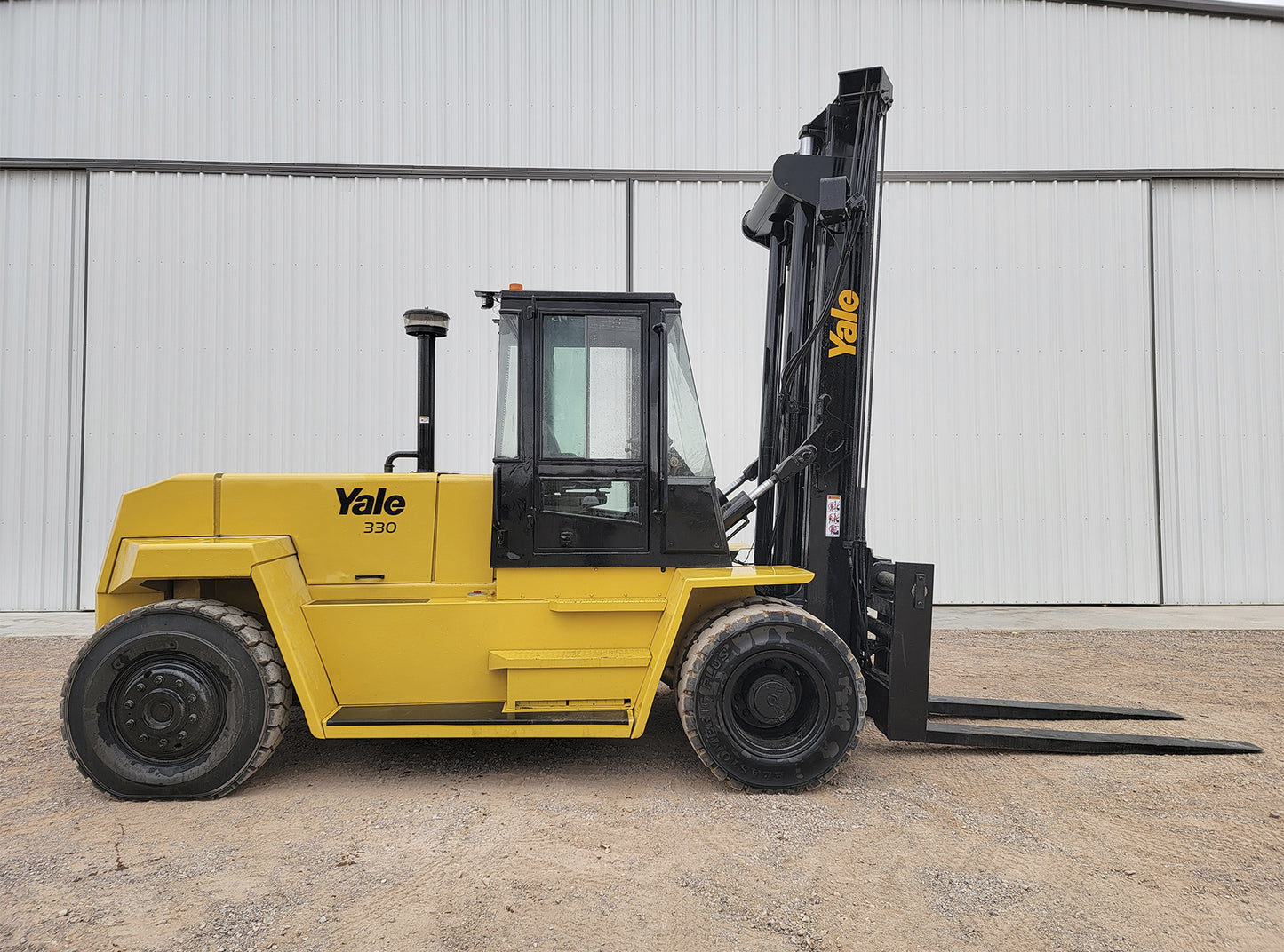 Yale 330 Forklift 33,000lbs