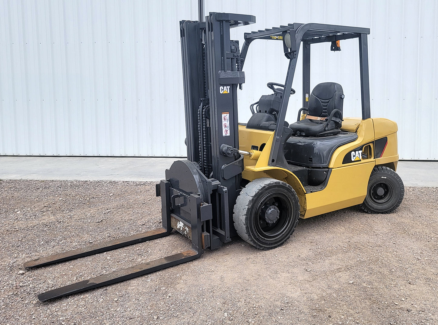 Caterpillar DP30N Forklift 3ton