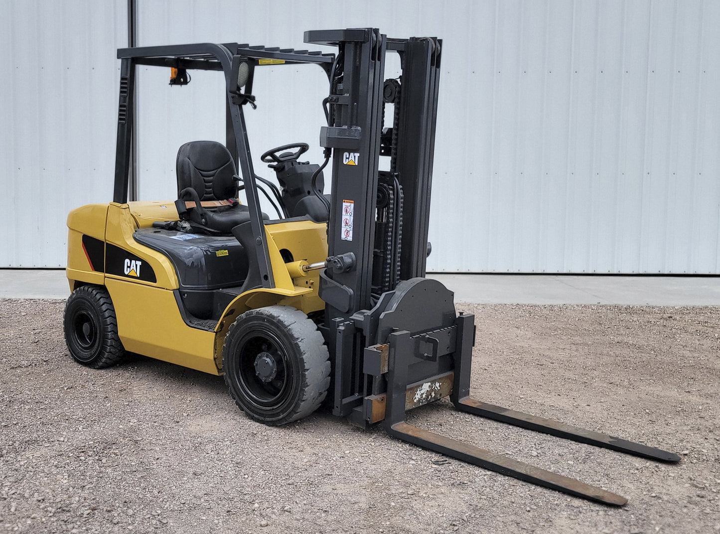 Caterpillar DP30N Forklift 3ton