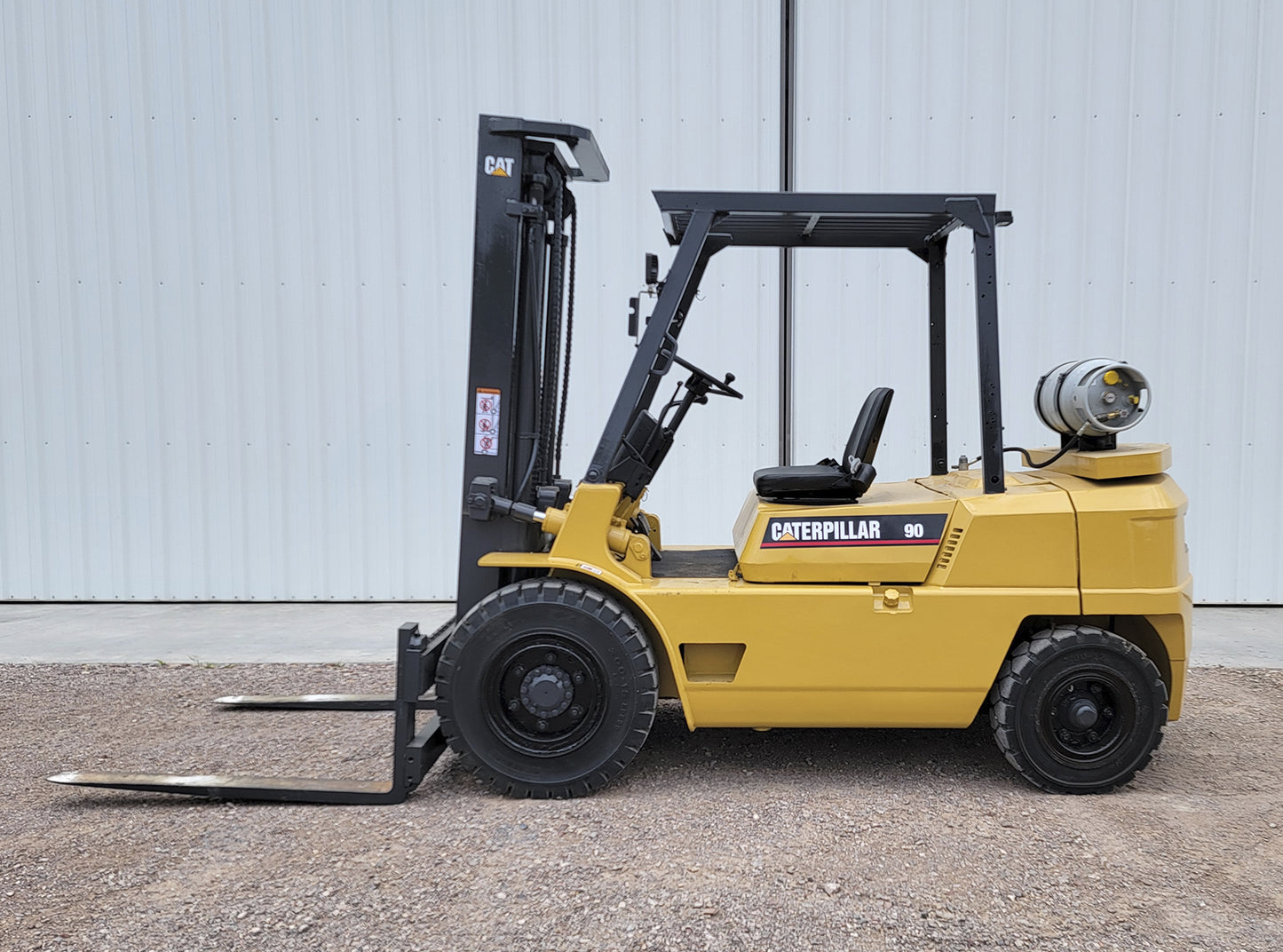Caterpillar DP30N Forklift 3ton