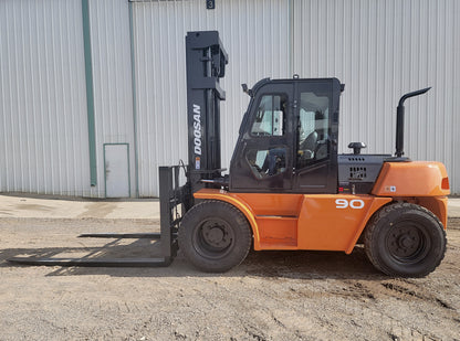 Doosan D90S-5 Forklift