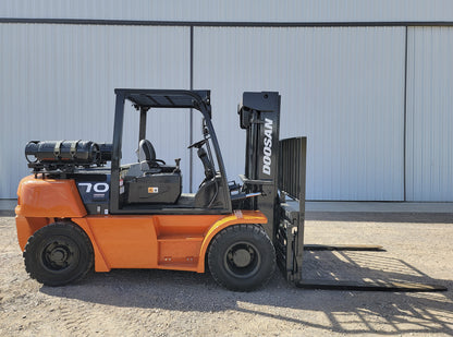 Doosan G70S-5 Forklift 15,500lbs