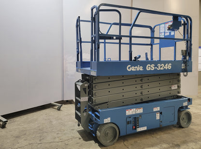 Genie GS-3246 Man Lift 700lbs