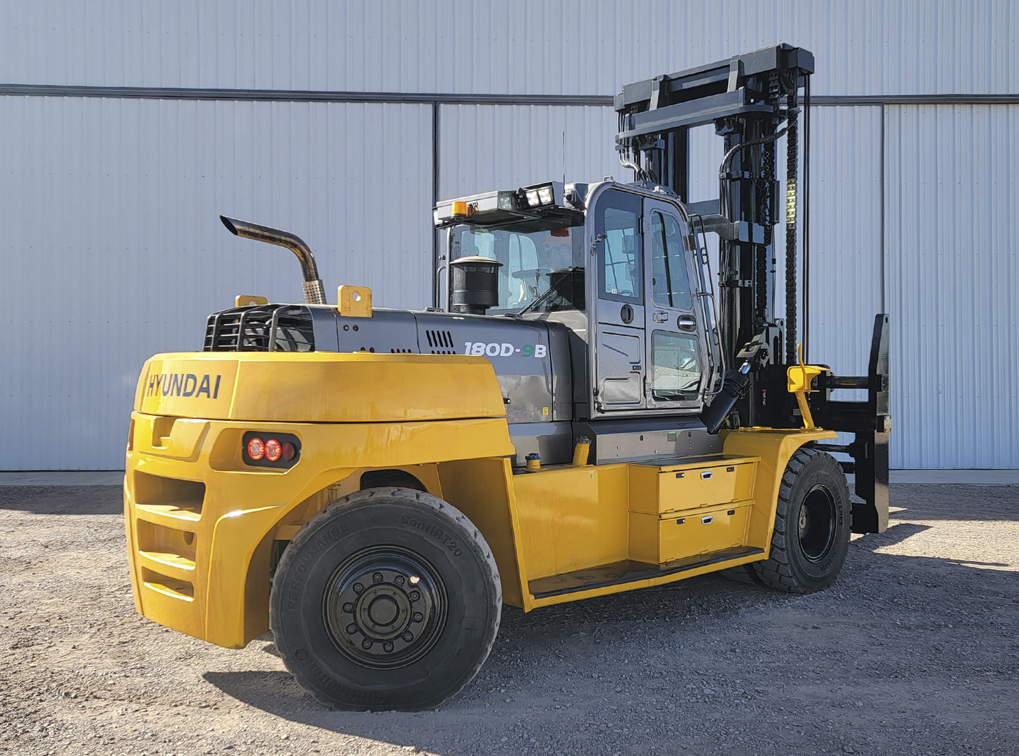 Hyundai 180D-9B Forklift 36,000lbs