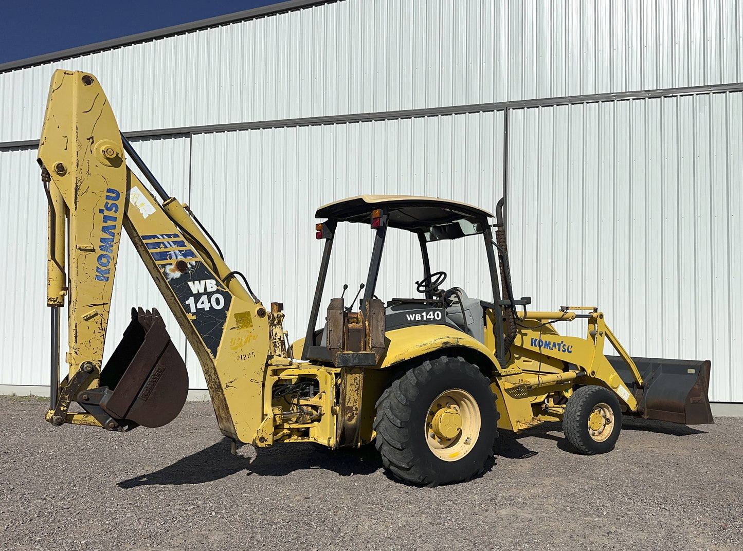 Komatsu WB140-2N Backhoe