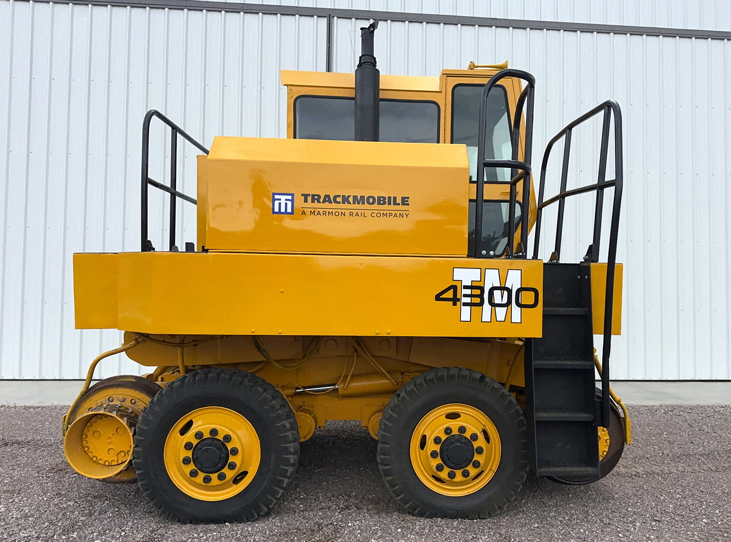 Trackmobile 4300TM Railcar Tractor