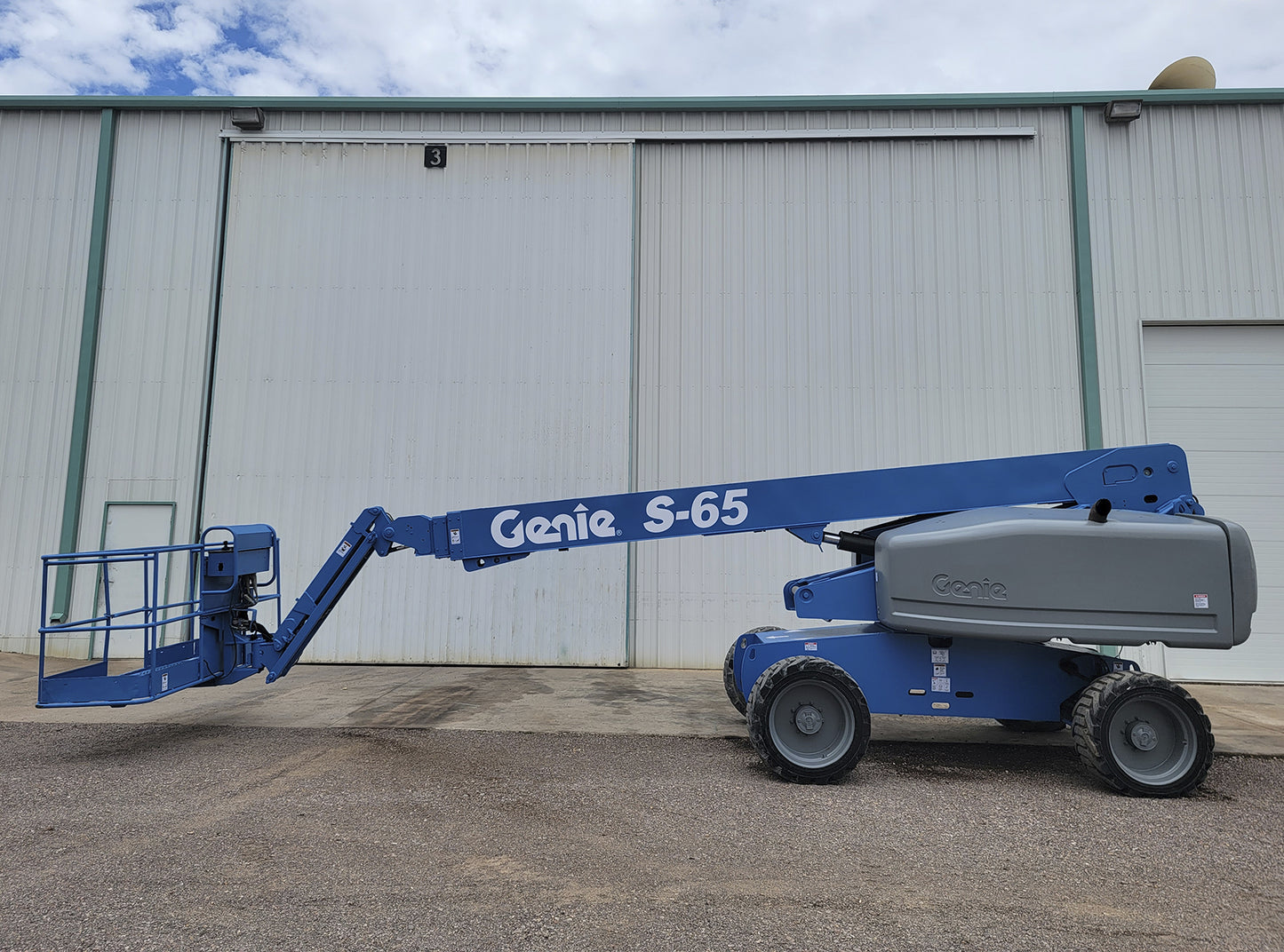Genie S-65 Man Lift 500lbs