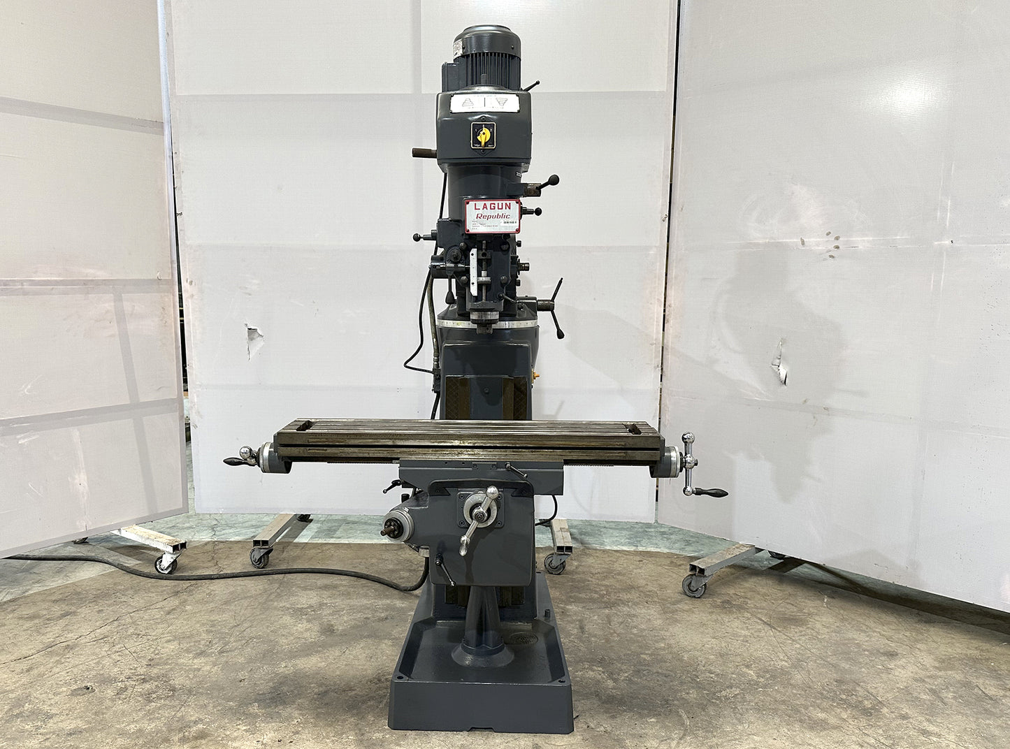 Lagun FTV-1 Milling Machine 9" x 42"  Spindle: R8