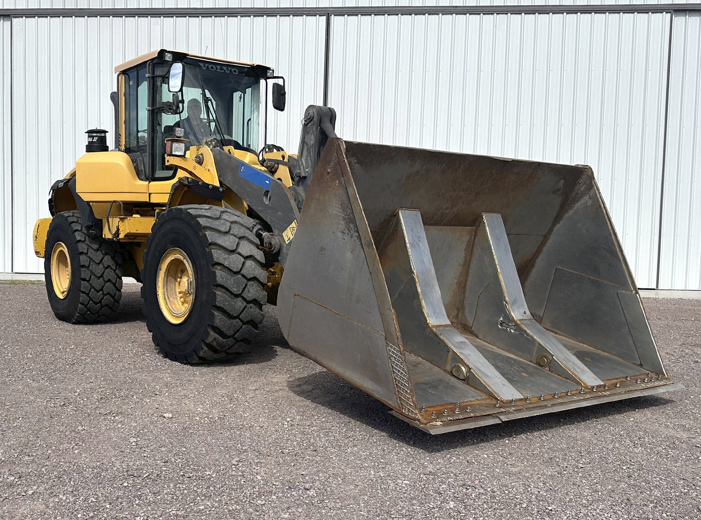 Volvo L120G Front Loader 2012