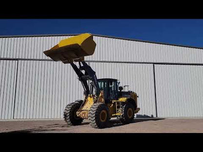 John Deere 824K Front Loader